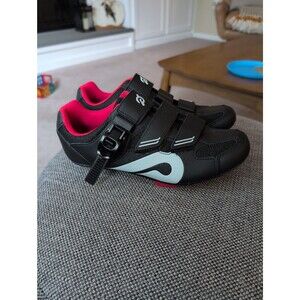 Perfect Peloton cycling bike shoes with look delta cleats EU 40 US women's 9